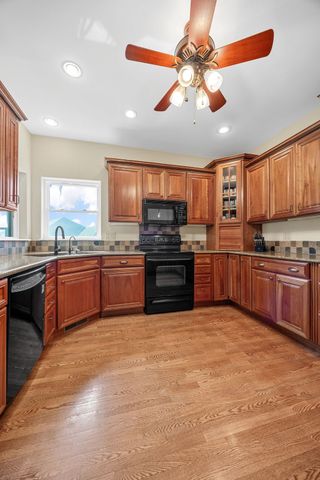 3991 NE Roberts Ridge, Iowa City, IA 52240
