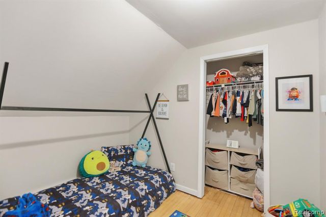 22646 Stephens Street, Saint Clair Shores, MI 48080