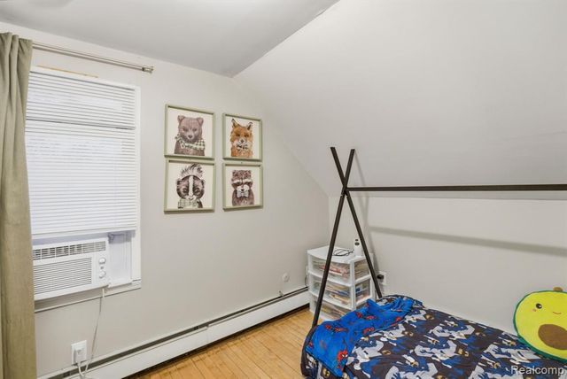 22646 Stephens Street, Saint Clair Shores, MI 48080