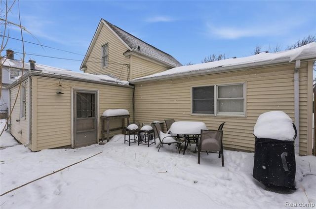 22646 Stephens Street, Saint Clair Shores, MI 48080