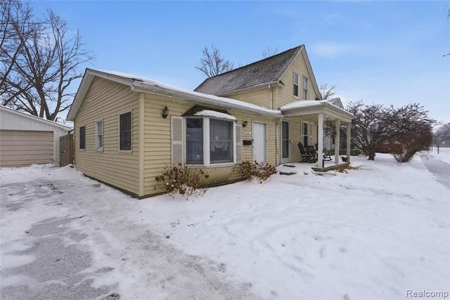 22646 Stephens Street, Saint Clair Shores, MI 48080