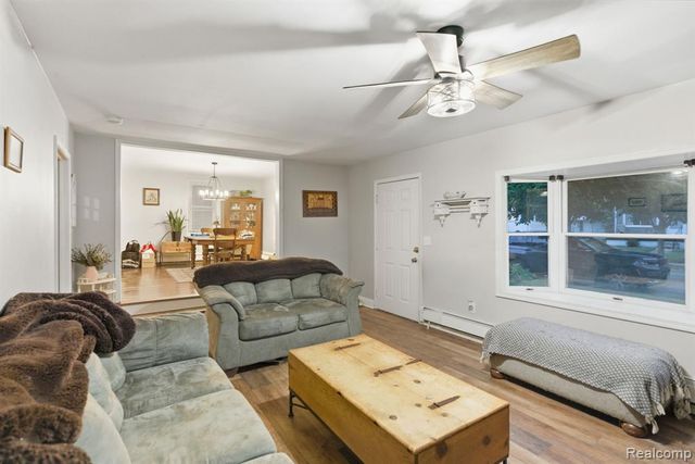 22646 Stephens Street, Saint Clair Shores, MI 48080