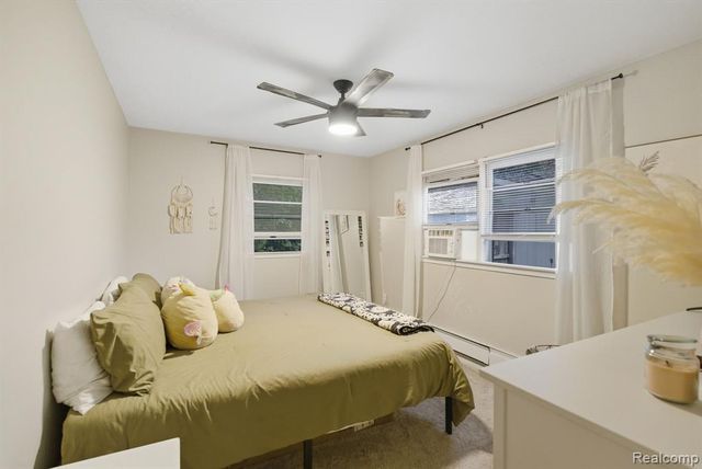 22646 Stephens Street, Saint Clair Shores, MI 48080