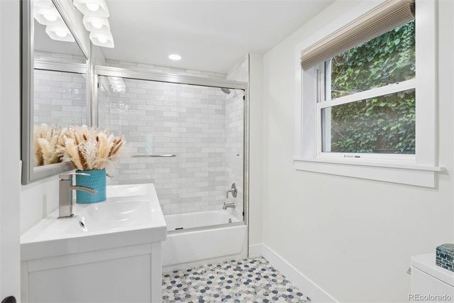 1560 Kearney Street, Denver, CO 80220