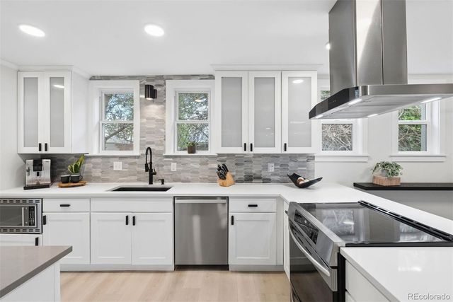 1560 Kearney Street, Denver, CO 80220