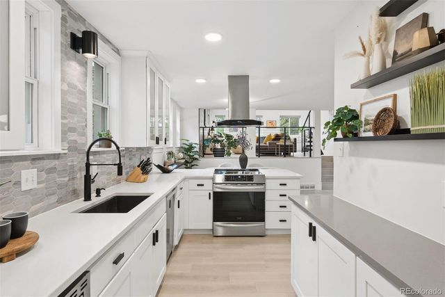 1560 Kearney Street, Denver, CO 80220