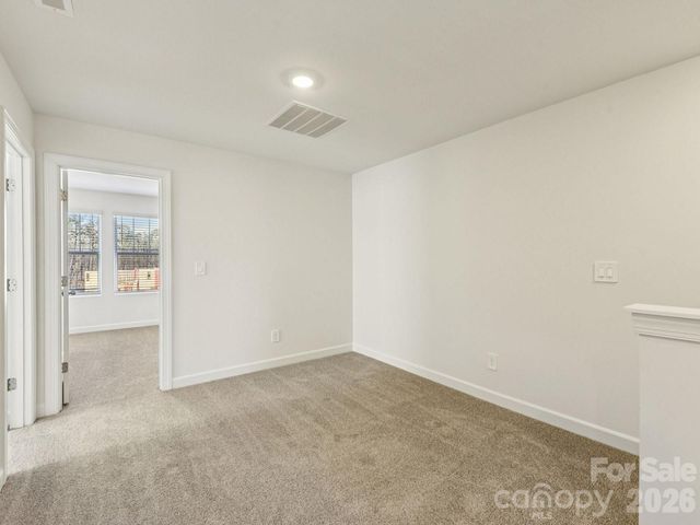 9005 Foggy Brook Loop 0129, Charlotte, NC 28216