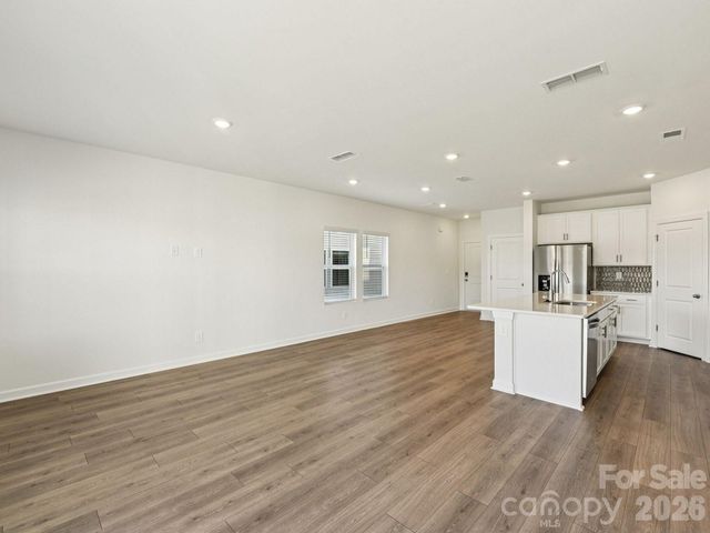 9005 Foggy Brook Loop 0129, Charlotte, NC 28216
