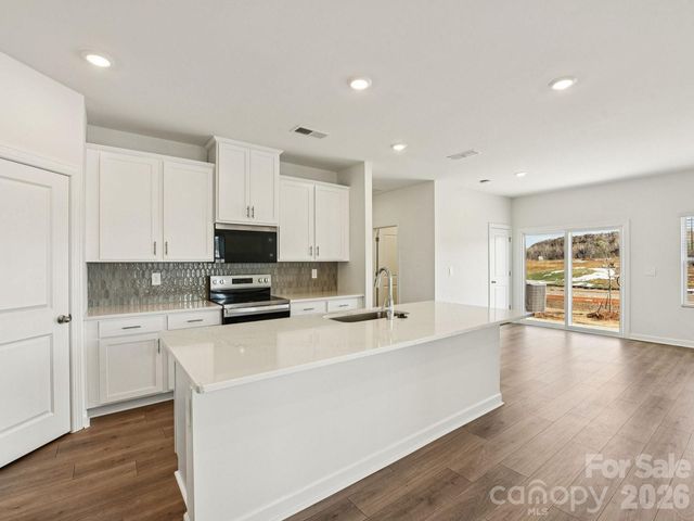 9005 Foggy Brook Loop 0129, Charlotte, NC 28216
