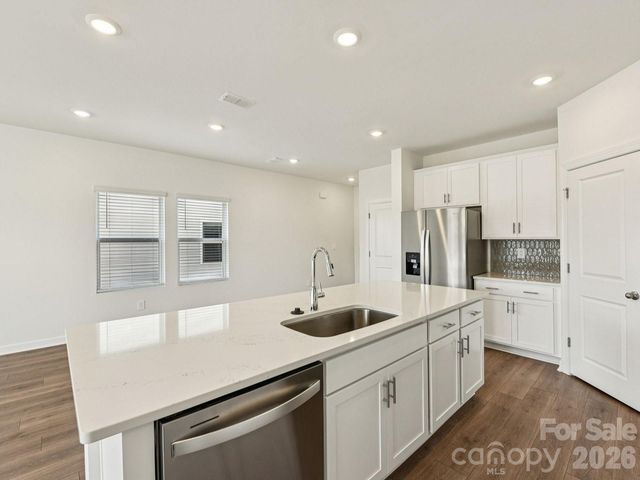 9005 Foggy Brook Loop 0129, Charlotte, NC 28216