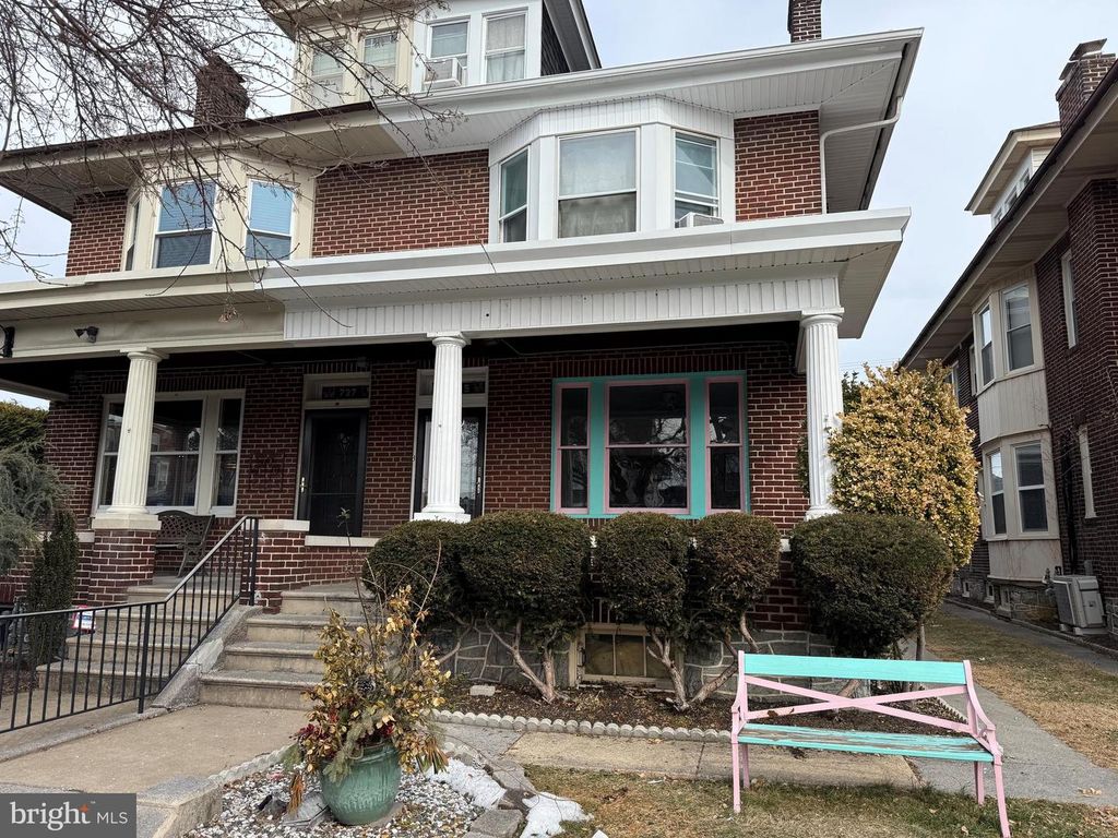 Image 1 of property listing at 725 PENN AVE, West Reading, PA 19611