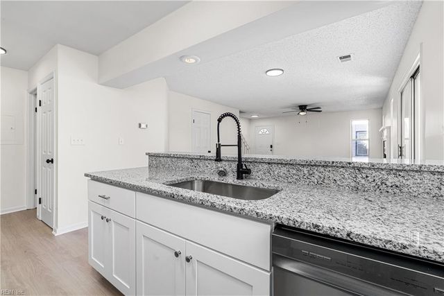 737 Gemstone CT, Virginia Beach, VA 23462