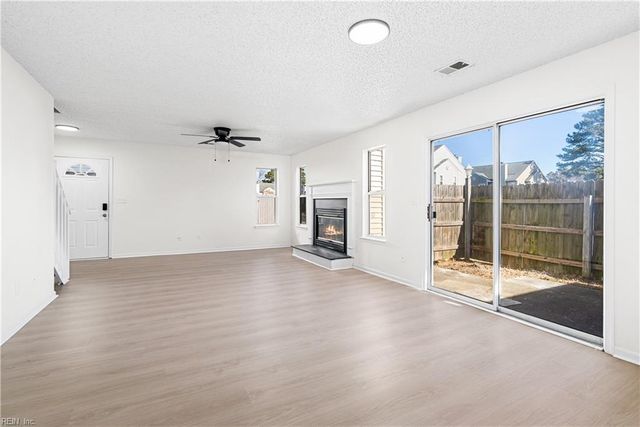 737 Gemstone CT, Virginia Beach, VA 23462