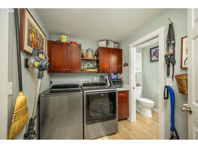 355 RIVER LOOP 2, Eugene, OR 97404