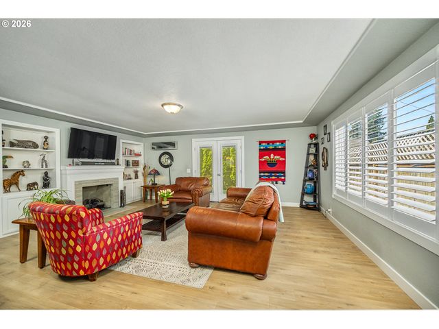 355 RIVER LOOP 2, Eugene, OR 97404