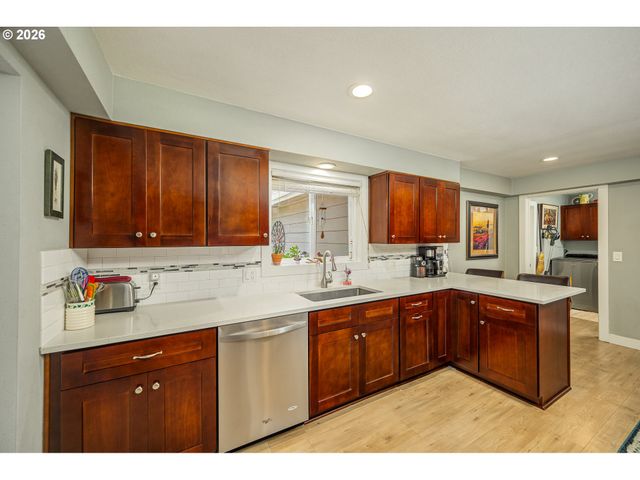 355 RIVER LOOP 2, Eugene, OR 97404