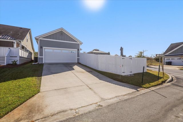 2752 Crestline Road, Tallahassee, FL 32308