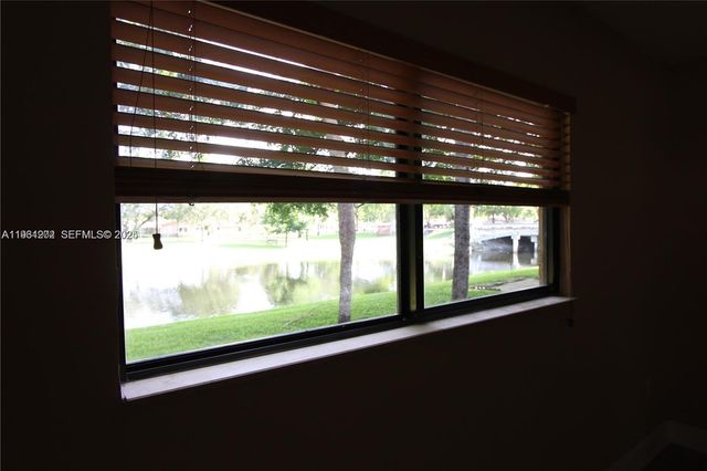 6713 Kingsmoor Way 6713, Miami Lakes, FL 33014