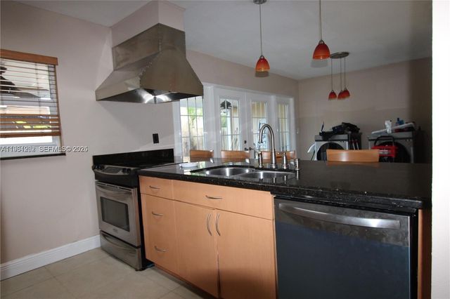 6713 Kingsmoor Way 6713, Miami Lakes, FL 33014