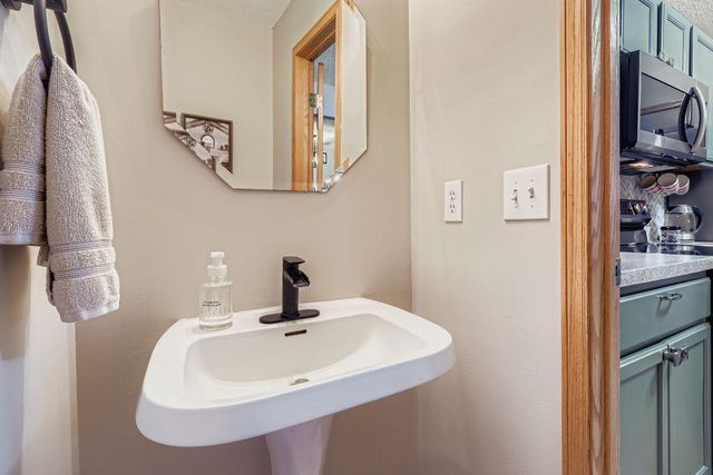 1830 121st Lane NW 611, Coon Rapids, MN 55448