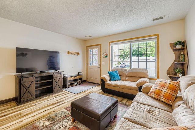 1830 121st Lane NW 611, Coon Rapids, MN 55448