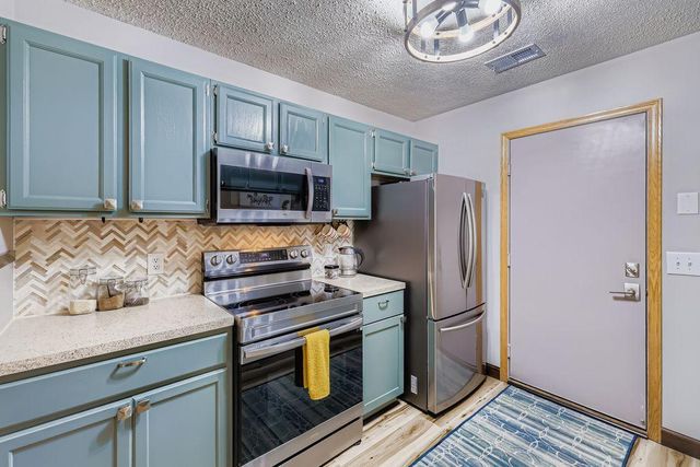 1830 121st Lane NW 611, Coon Rapids, MN 55448