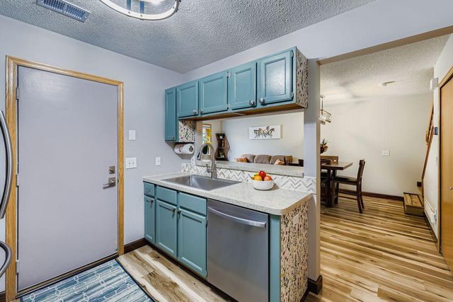 1830 121st Lane NW 611, Coon Rapids, MN 55448