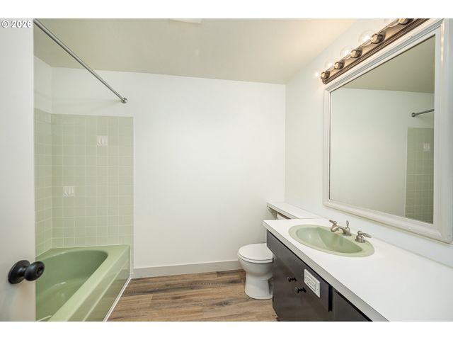 67 WESTBROOK Way, Eugene, OR 97405