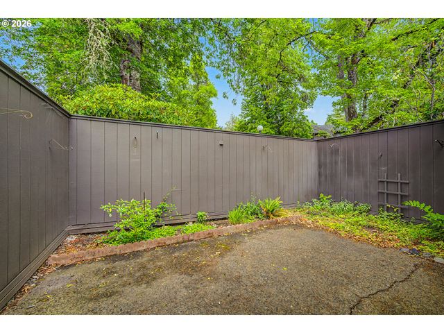 67 WESTBROOK Way, Eugene, OR 97405