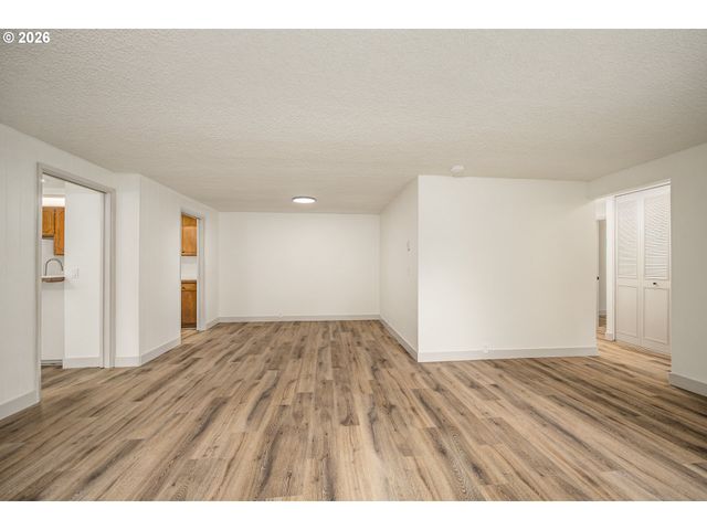 67 WESTBROOK Way, Eugene, OR 97405