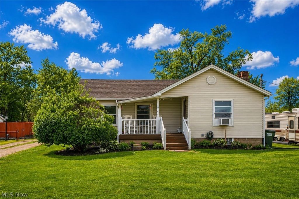 8242-8244 Navarre Road SW, Massillon, OH 44646