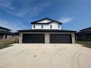 621 Cosmos Street, Centerton, AR 72719