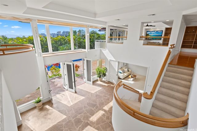 3124 Noela Drive, Honolulu, HI 96815