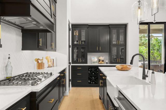 154 Little Stream CV, Austin, TX 78737