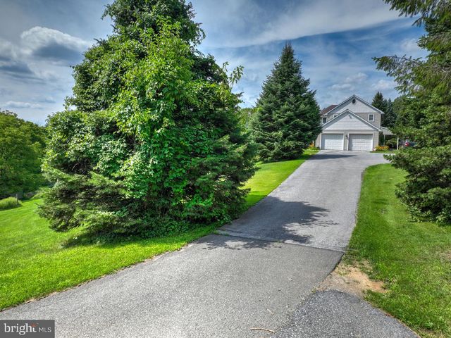 100 ESHELMAN LN, Mohnton, PA 19540