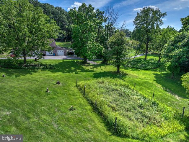 100 ESHELMAN LN, Mohnton, PA 19540
