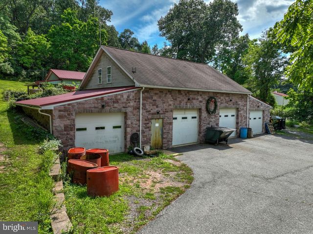 100 ESHELMAN LN, Mohnton, PA 19540