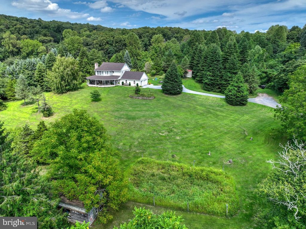 100 ESHELMAN LN, Mohnton, PA 19540