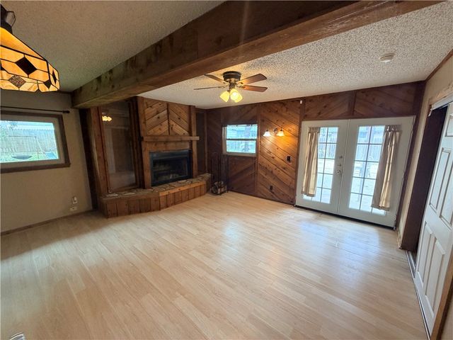 3206 Meadow Ridge Dr, Corpus Christi, TX 78418