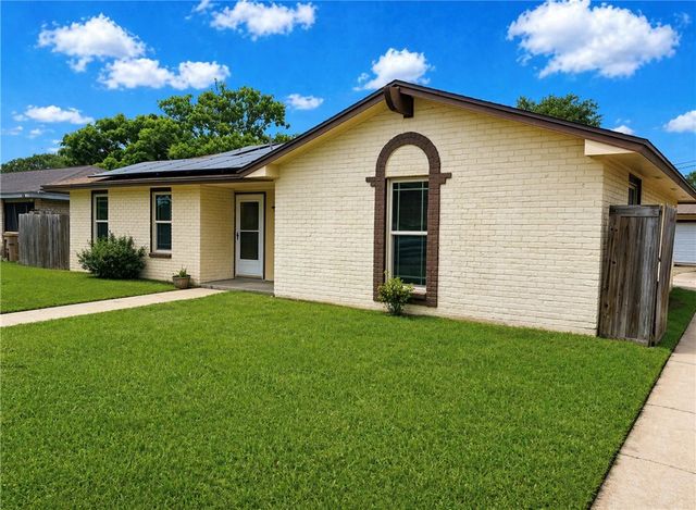 3206 Meadow Ridge Dr, Corpus Christi, TX 78418