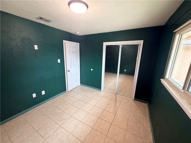 3206 Meadow Ridge Dr, Corpus Christi, TX 78418