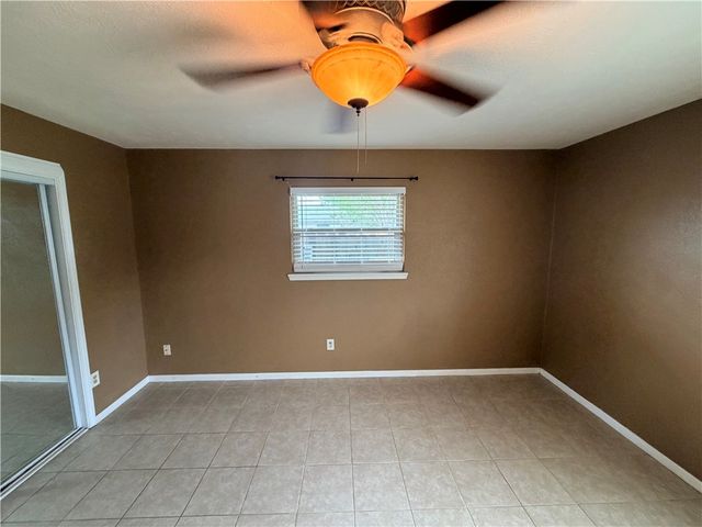 3206 Meadow Ridge Dr, Corpus Christi, TX 78418