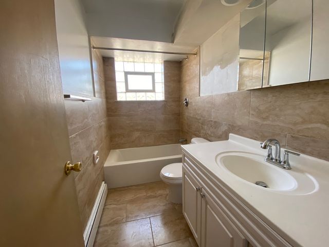 6441 W Higgins Avenue 3W, Chicago, IL 60656