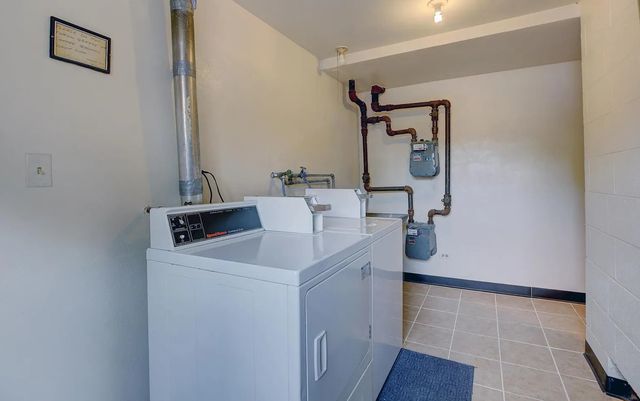 6441 W Higgins Avenue 3W, Chicago, IL 60656