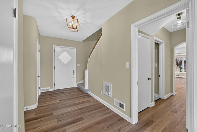 2708 Riverview Drive, Maumee, OH 43537