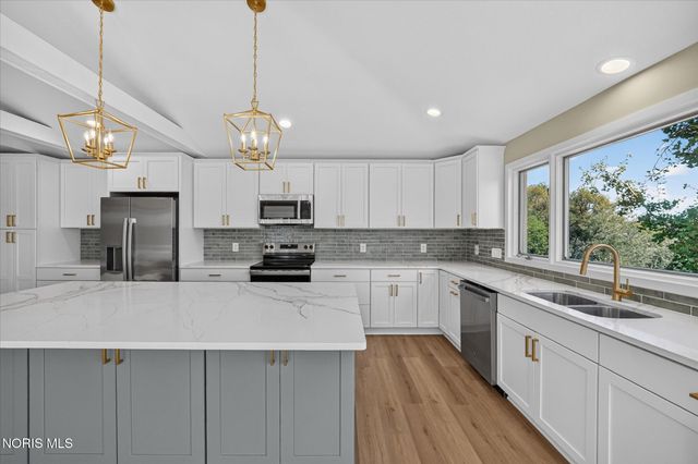 2708 Riverview Drive, Maumee, OH 43537