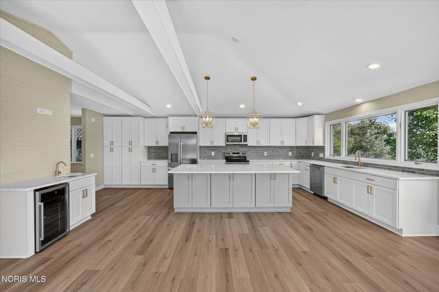 2708 Riverview Drive, Maumee, OH 43537