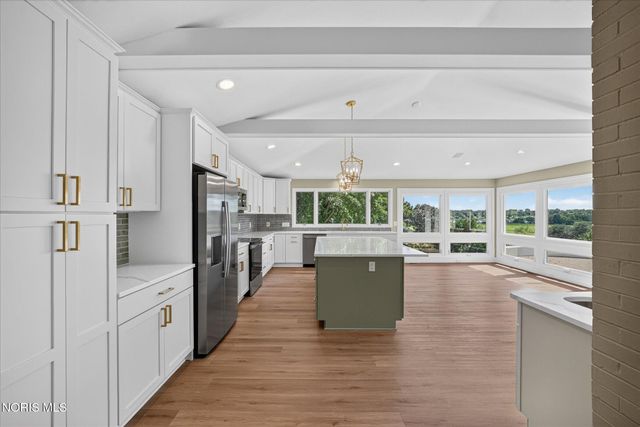 2708 Riverview Drive, Maumee, OH 43537