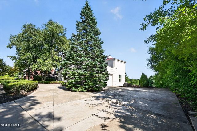 2708 Riverview Drive, Maumee, OH 43537
