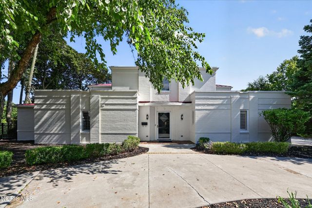 2708 Riverview Drive, Maumee, OH 43537